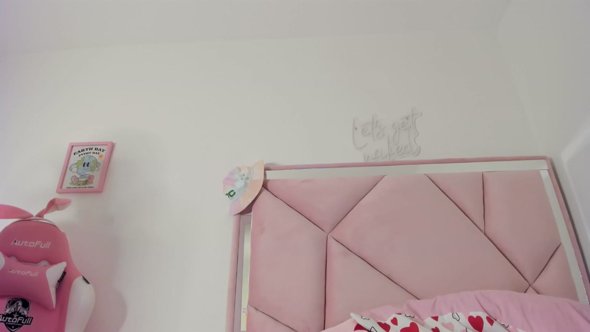 Gallery image thumbnail from Cherrycute666's myfreecams stream on, 05/20/2024, 09:52 image 1 of 20