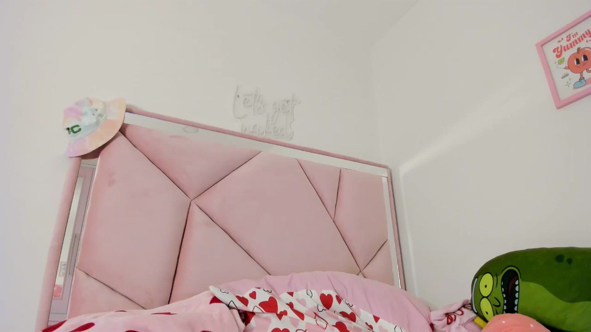 Gallery image thumbnail from Cherrycute666's myfreecams stream on, 05/20/2024, 09:52 image 5 of 20