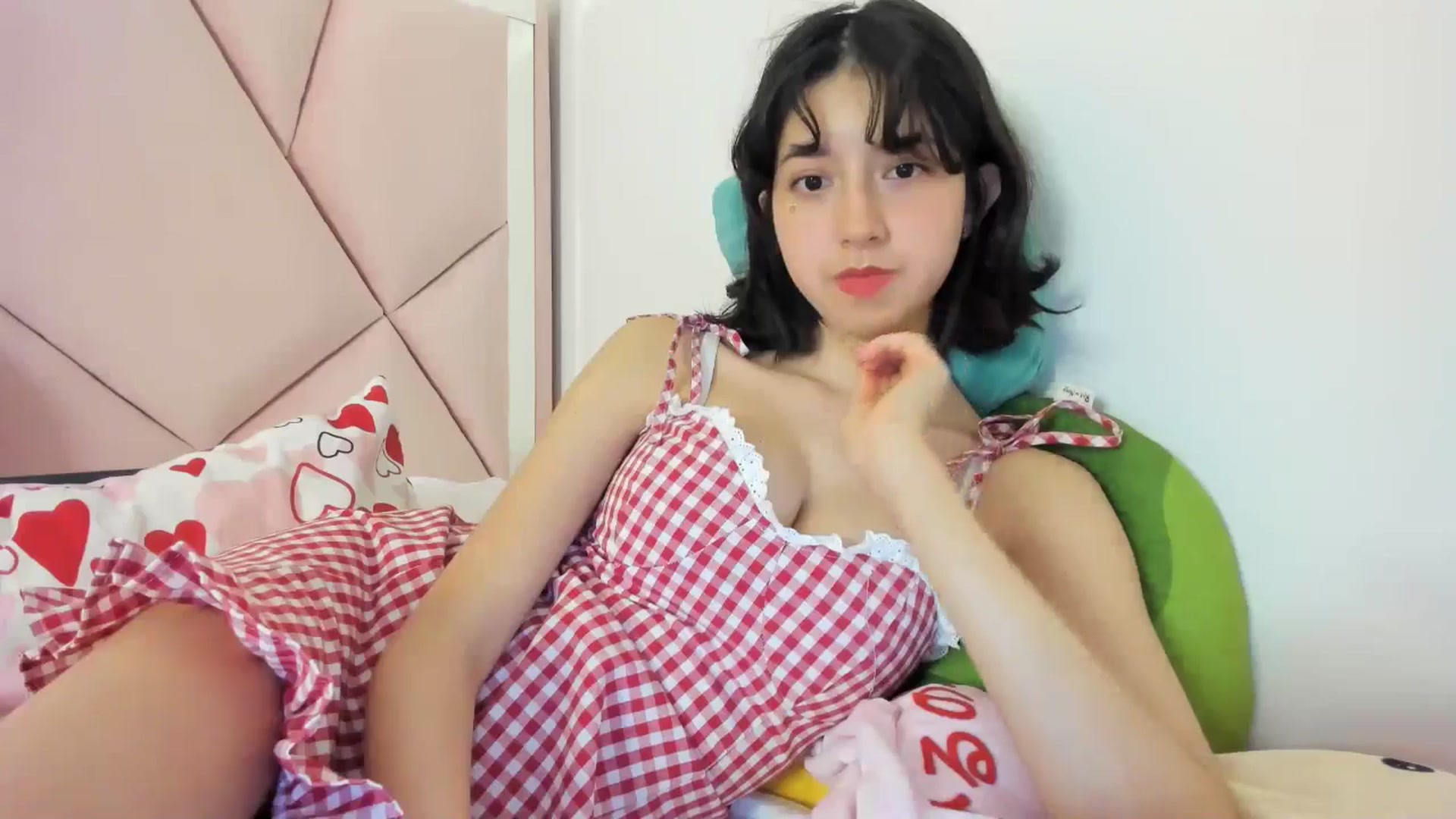 Gallery image thumbnail from Cherrycute666's myfreecams stream on, 05/21/2024, 07:08 image 7 of 20