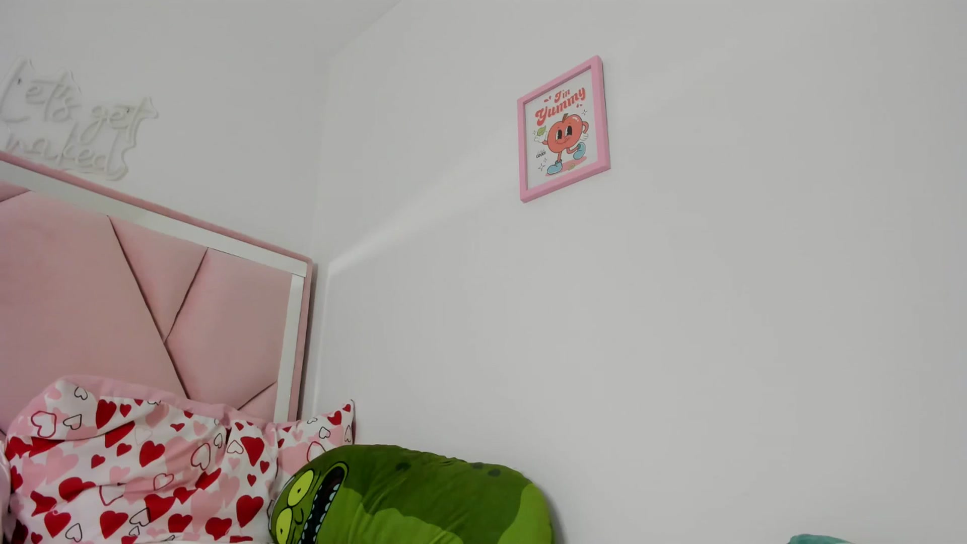 Gallery image thumbnail from Cherrycute666's myfreecams stream on, 05/21/2024, 07:08 image 13 of 20