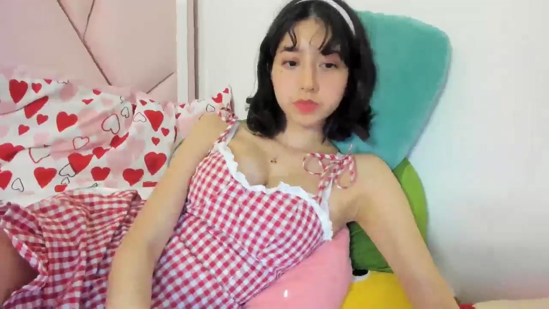 Gallery image thumbnail from Cherrycute666's myfreecams stream on, 05/21/2024, 07:08 image 18 of 20