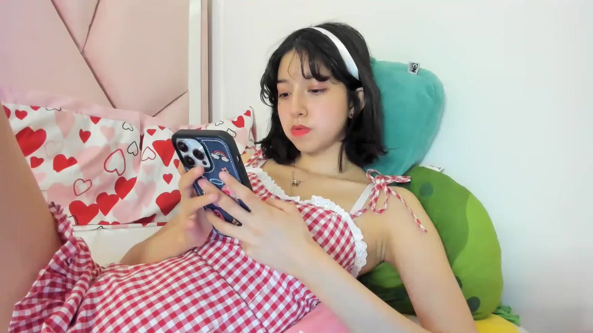 Gallery image thumbnail from Cherrycute666's myfreecams stream on, 05/21/2024, 08:11 image 2 of 20