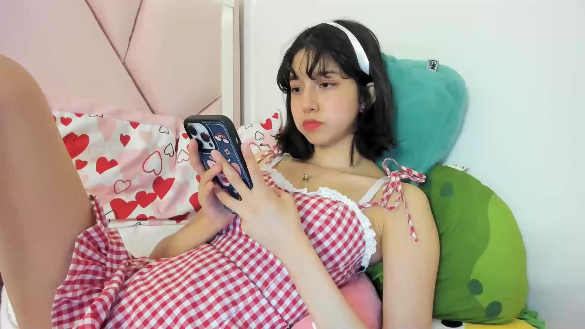 Gallery image thumbnail from Cherrycute666's myfreecams stream on, 05/21/2024, 08:11 image 1 of 20