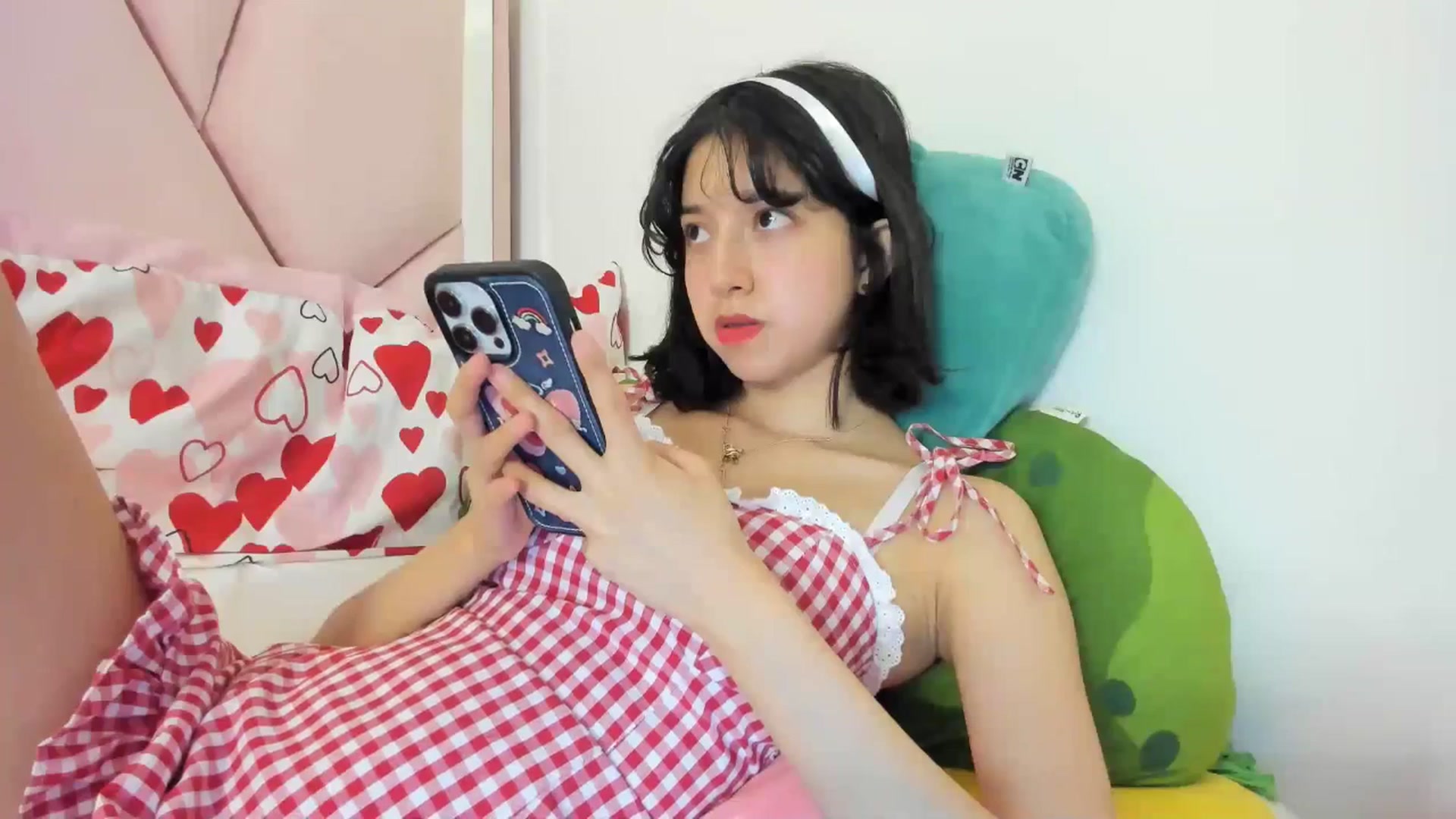 Gallery image thumbnail from Cherrycute666's myfreecams stream on, 05/21/2024, 08:11 image 4 of 20