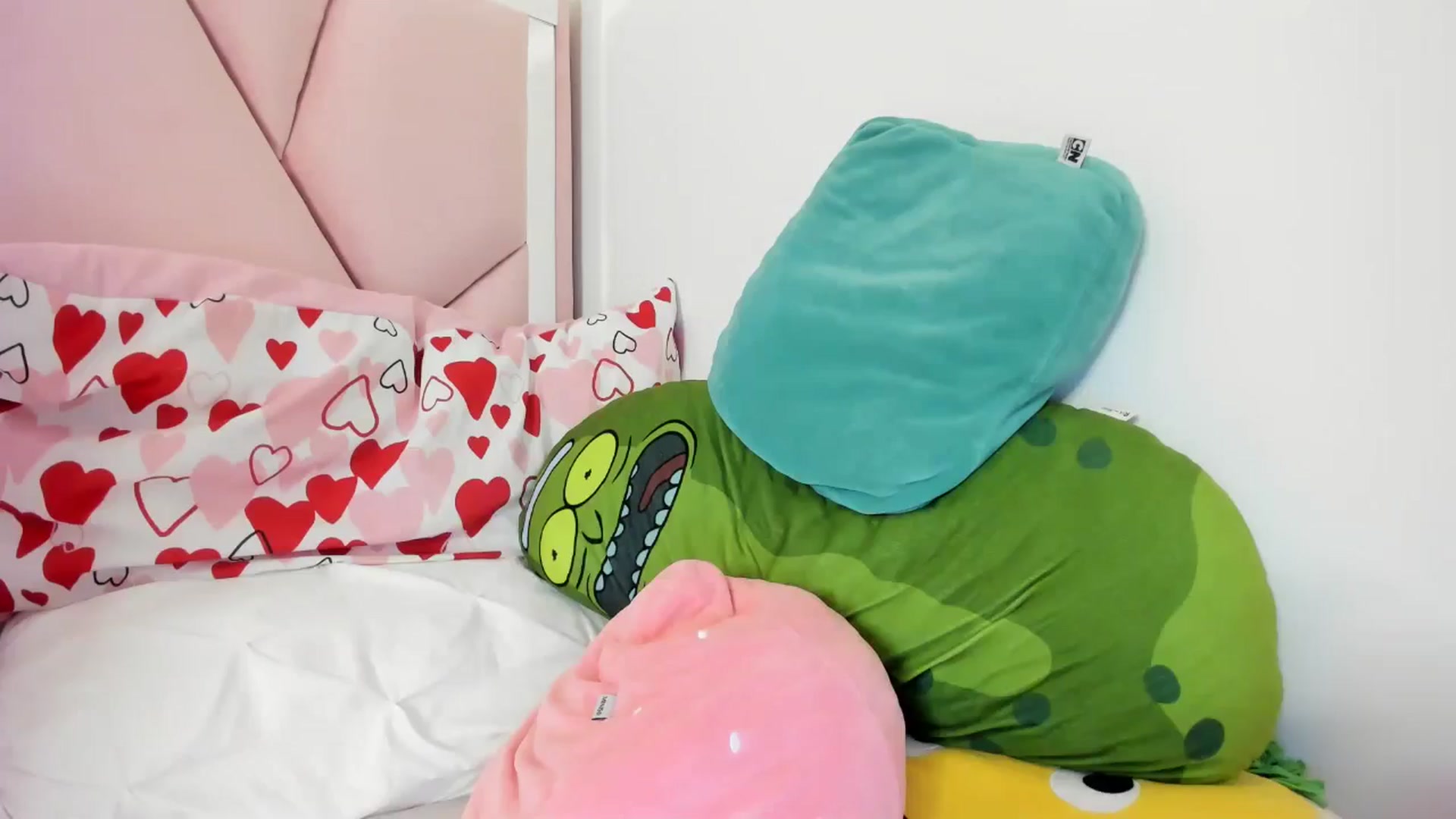 Gallery image thumbnail from Cherrycute666's myfreecams stream on, 05/21/2024, 08:11 image 9 of 20