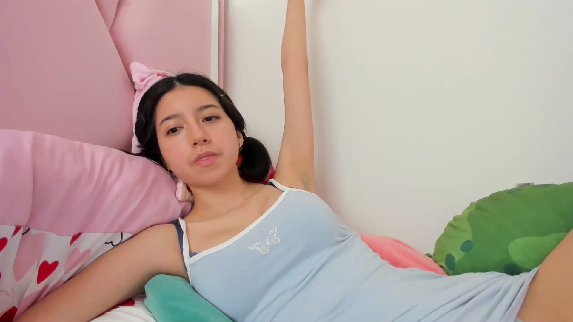 Gallery image thumbnail from Cherrycute666's myfreecams stream on, 05/21/2024, 22:19 image 10 of 20