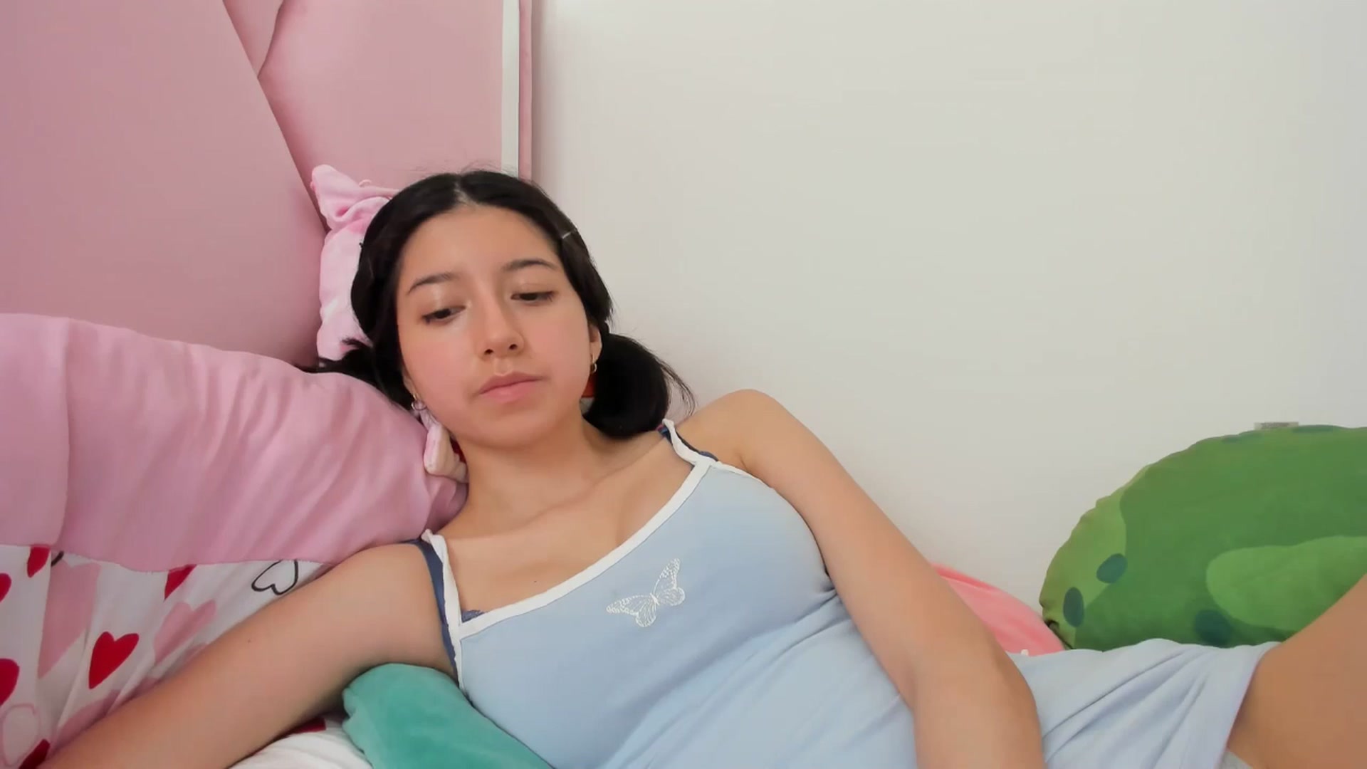 Gallery image thumbnail from Cherrycute666's myfreecams stream on, 05/21/2024, 22:19 image 11 of 20