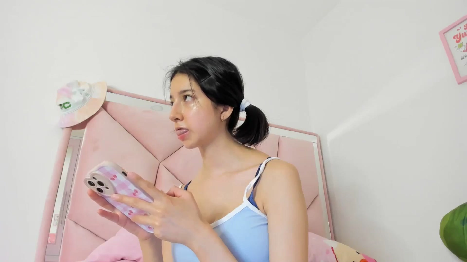 Gallery image thumbnail from Cherrycute666's myfreecams stream on, 05/22/2024, 07:07 image 8 of 20