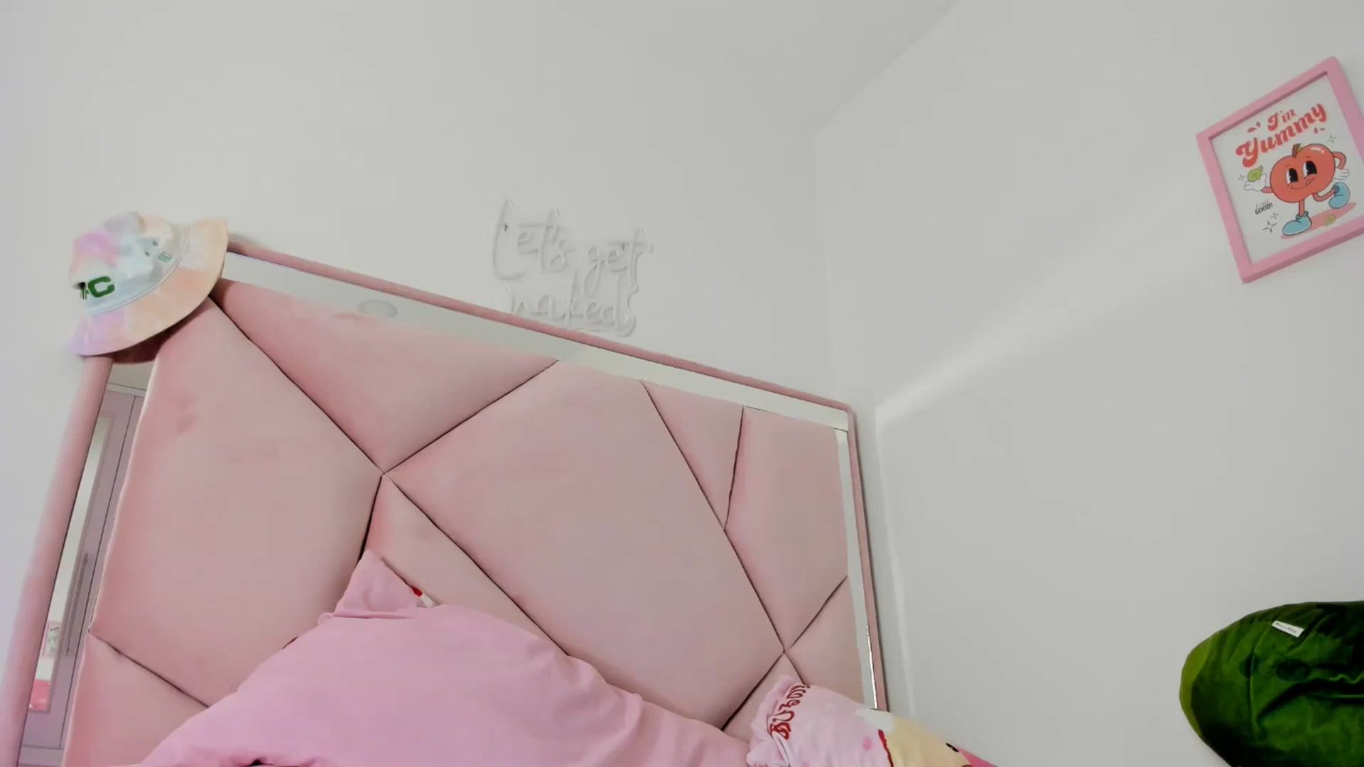 Gallery image thumbnail from Cherrycute666's myfreecams stream on, 05/22/2024, 07:07 image 12 of 20