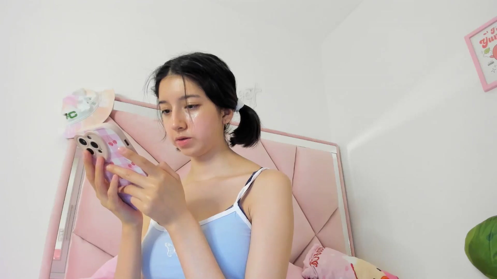 Gallery image thumbnail from Cherrycute666's myfreecams stream on, 05/22/2024, 07:07 image 13 of 20