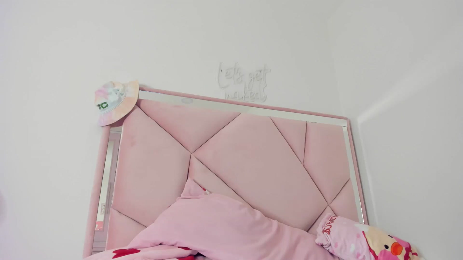 Gallery image thumbnail from Cherrycute666's myfreecams stream on, 05/22/2024, 07:07 image 3 of 20