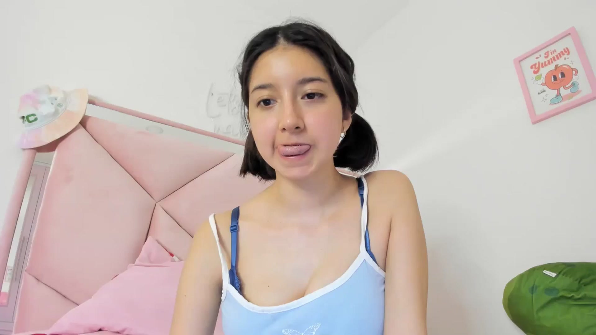 Gallery image thumbnail from Cherrycute666's myfreecams stream on, 05/22/2024, 07:07 image 9 of 20