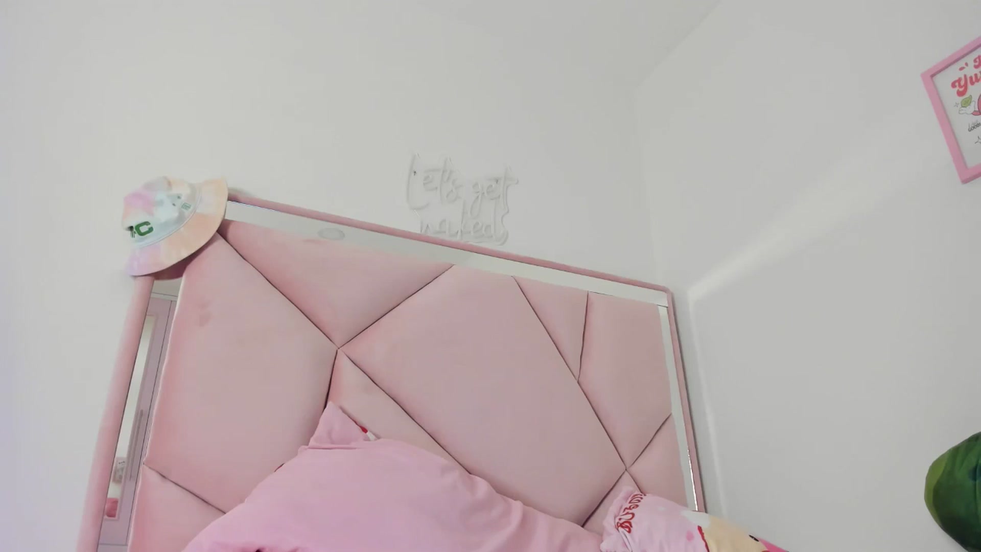 Gallery image thumbnail from Cherrycute666's myfreecams stream on, 05/22/2024, 07:07 image 7 of 20