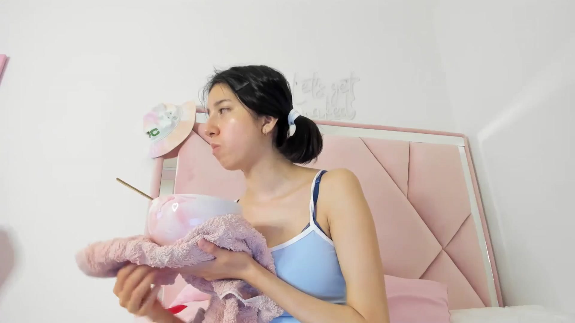 Gallery image thumbnail from Cherrycute666's myfreecams stream on, 05/22/2024, 08:57 image 5 of 20
