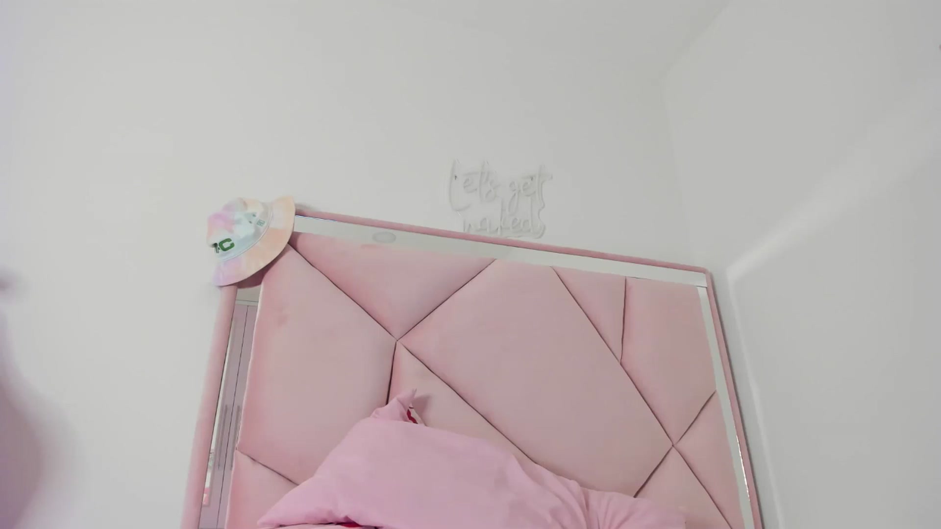 Gallery image thumbnail from Cherrycute666's myfreecams stream on, 05/22/2024, 10:03 image 5 of 20