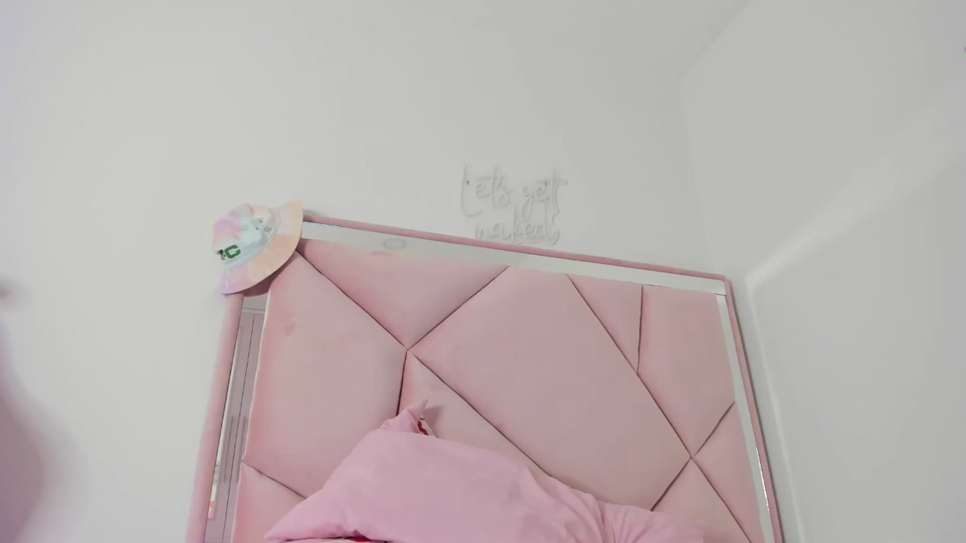 Gallery image thumbnail from Cherrycute666's myfreecams stream on, 05/22/2024, 10:03 image 6 of 20