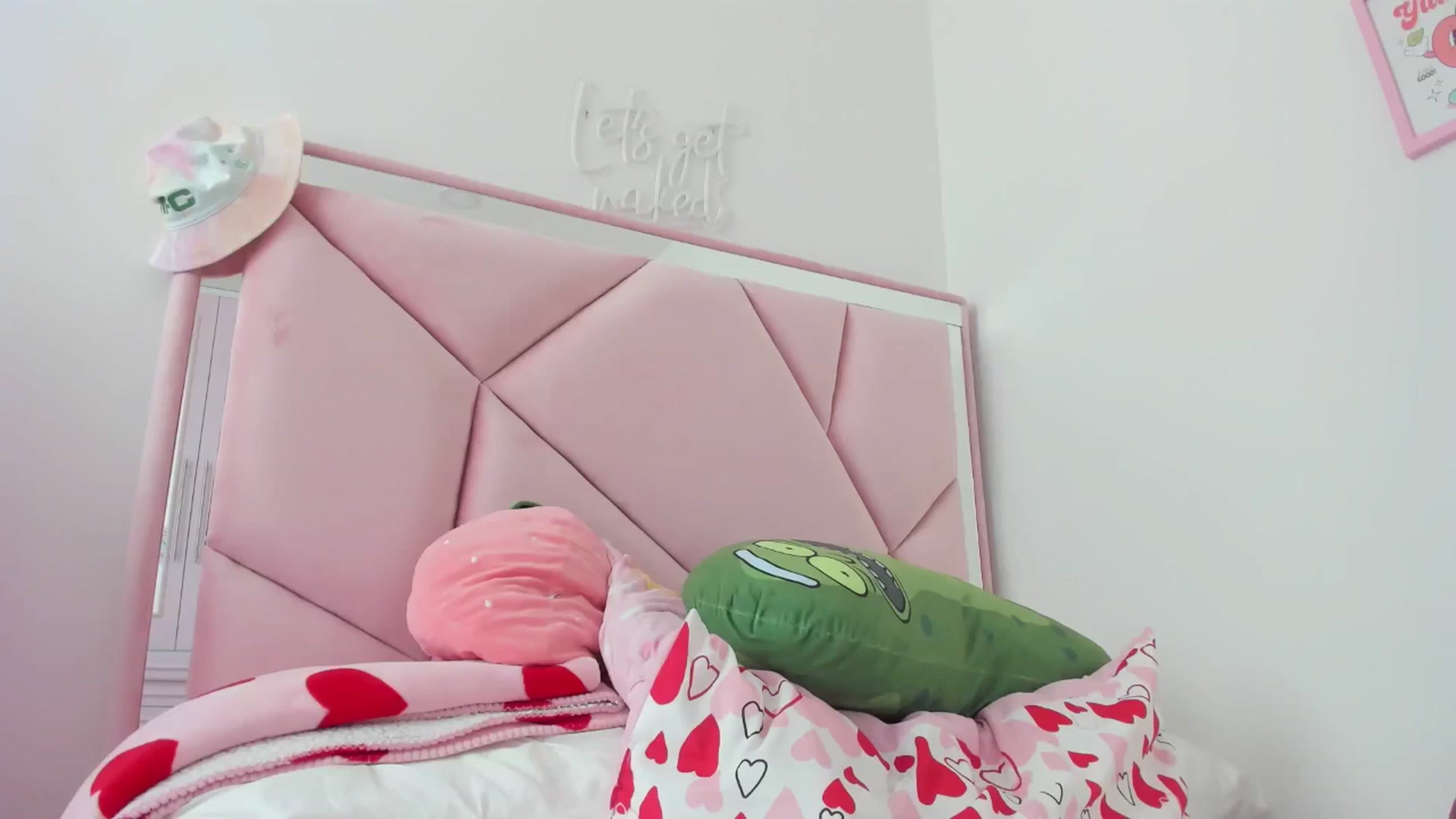 Gallery image thumbnail from Cherrycute666's myfreecams stream on, 05/23/2024, 20:17 image 20 of 20