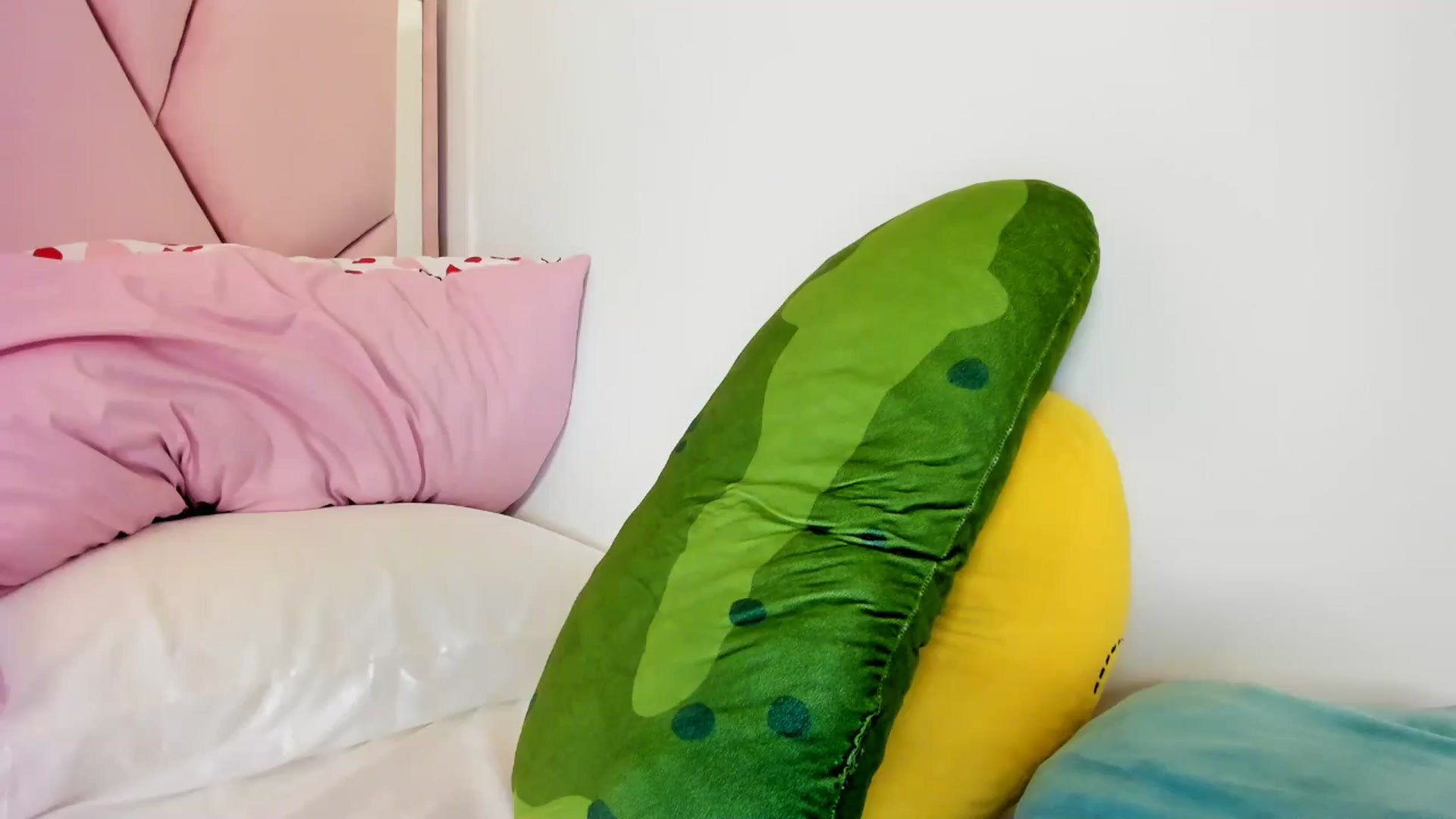 Gallery image thumbnail from Cherrycute666's myfreecams stream on, 05/24/2024, 02:28 image 17 of 20