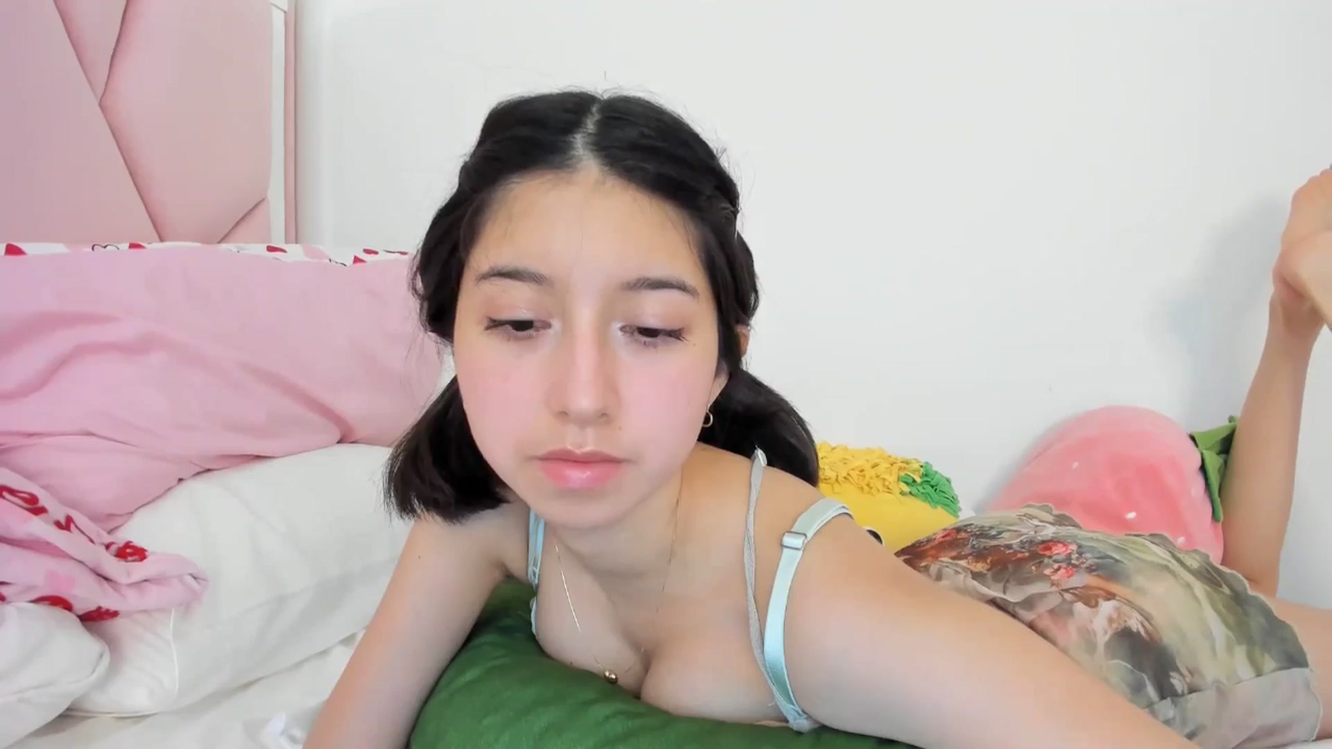 Gallery image thumbnail from Cherrycute666's myfreecams stream on, 05/24/2024, 22:50 image 3 of 20