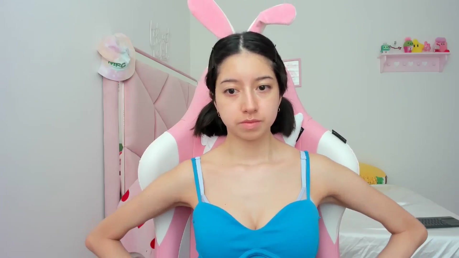 Gallery image thumbnail from Cherrycute666's myfreecams stream on, 05/25/2024, 21:13 image 2 of 20