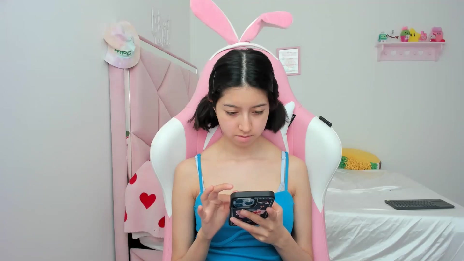 Gallery image thumbnail from Cherrycute666's myfreecams stream on, 05/25/2024, 21:13 image 20 of 20