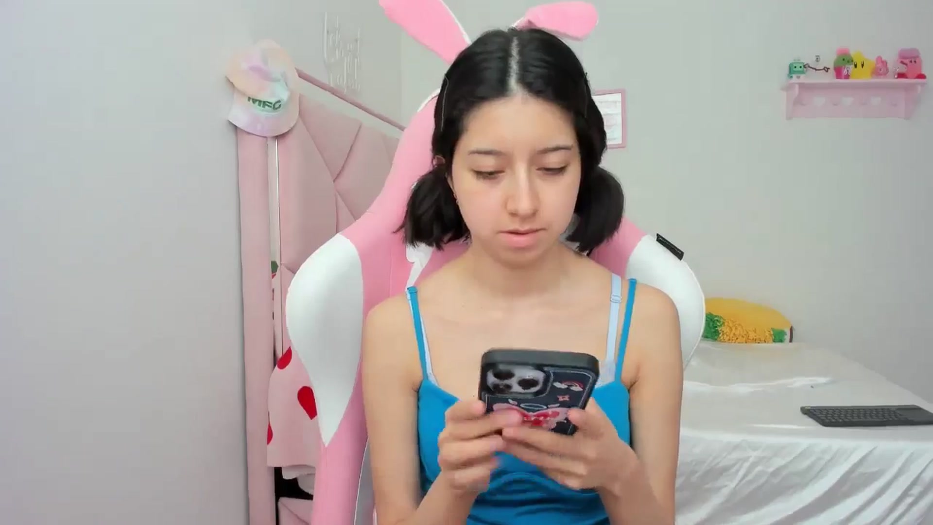 Gallery image thumbnail from Cherrycute666's myfreecams stream on, 05/25/2024, 22:43 image 4 of 20
