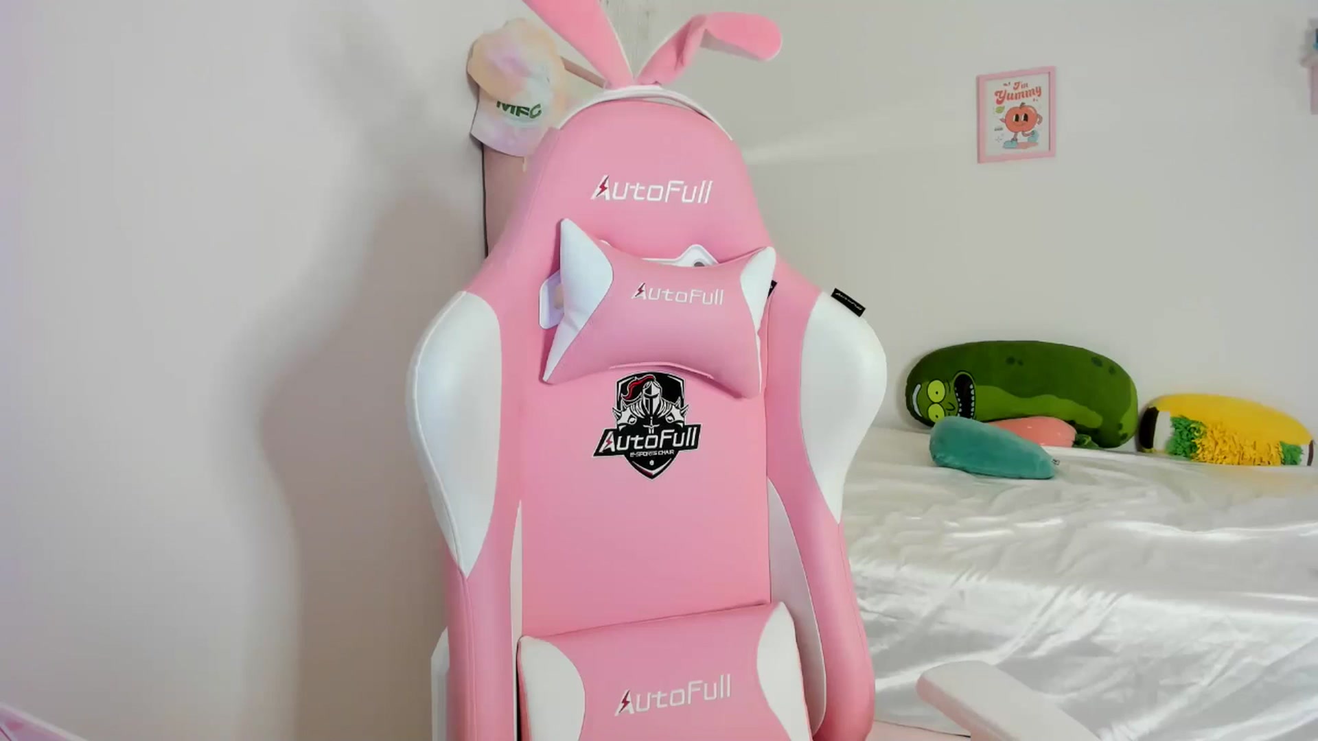 Gallery image thumbnail from Cherrycute666's myfreecams stream on, 05/26/2024, 02:39 image 4 of 20
