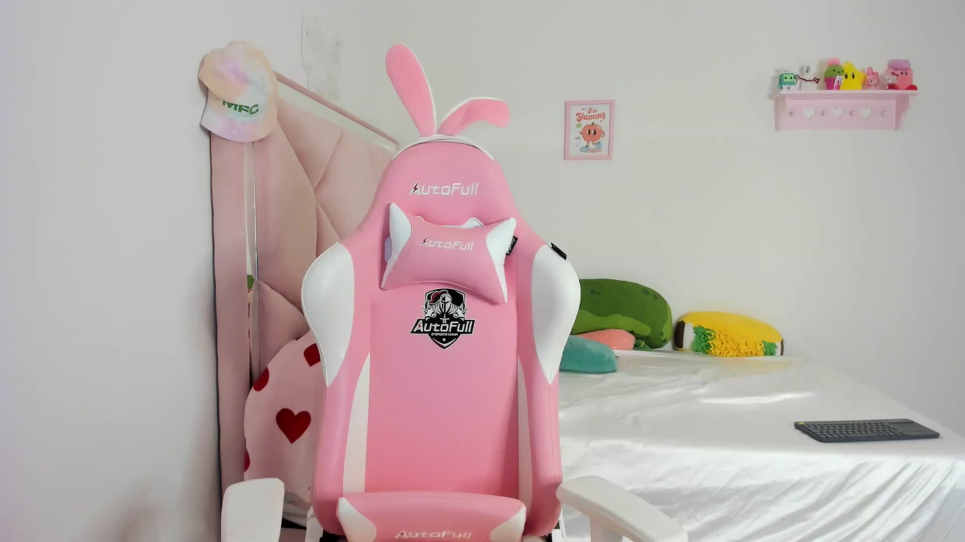 Gallery image thumbnail from Cherrycute666's myfreecams stream on, 05/26/2024, 05:11 image 9 of 20