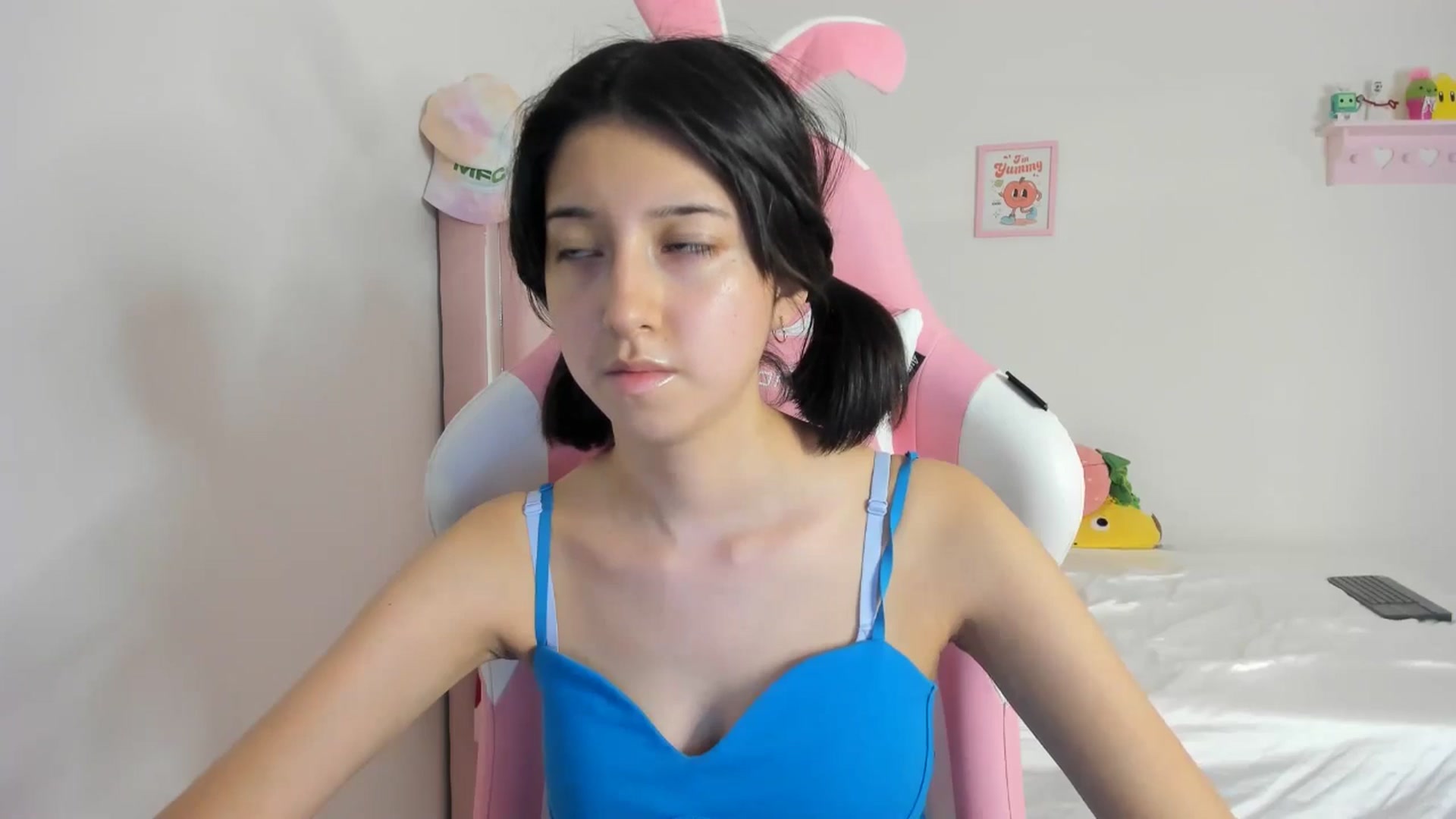 Gallery image thumbnail from Cherrycute666's myfreecams stream on, 05/26/2024, 06:52 image 9 of 20
