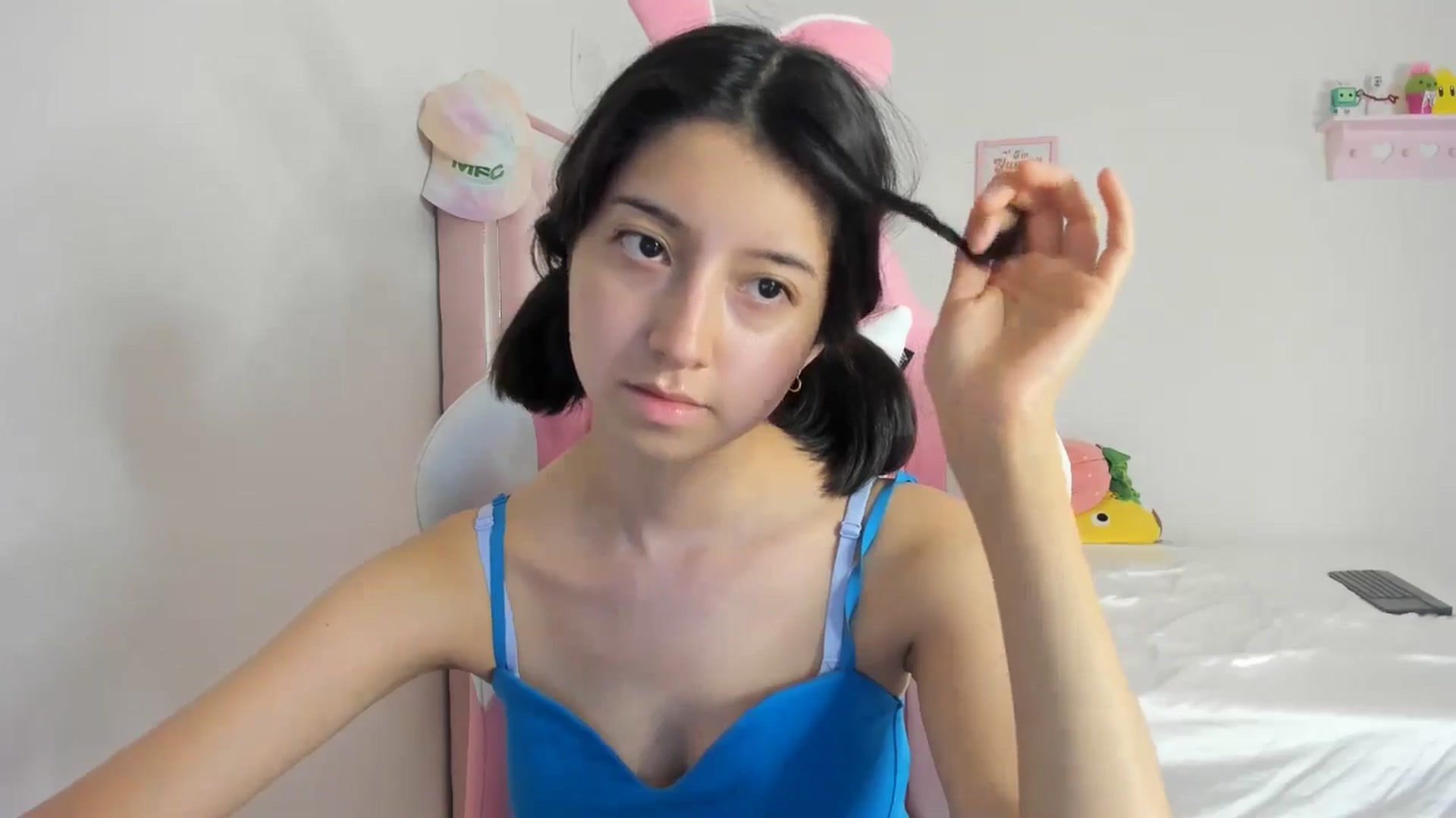 Gallery image thumbnail from Cherrycute666's myfreecams stream on, 05/26/2024, 06:52 image 8 of 20