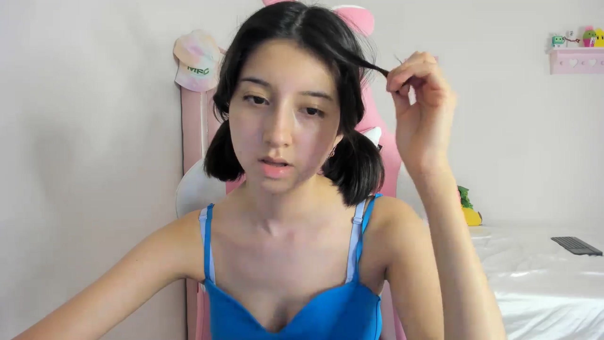 Gallery image thumbnail from Cherrycute666's myfreecams stream on, 05/26/2024, 06:52 image 10 of 20