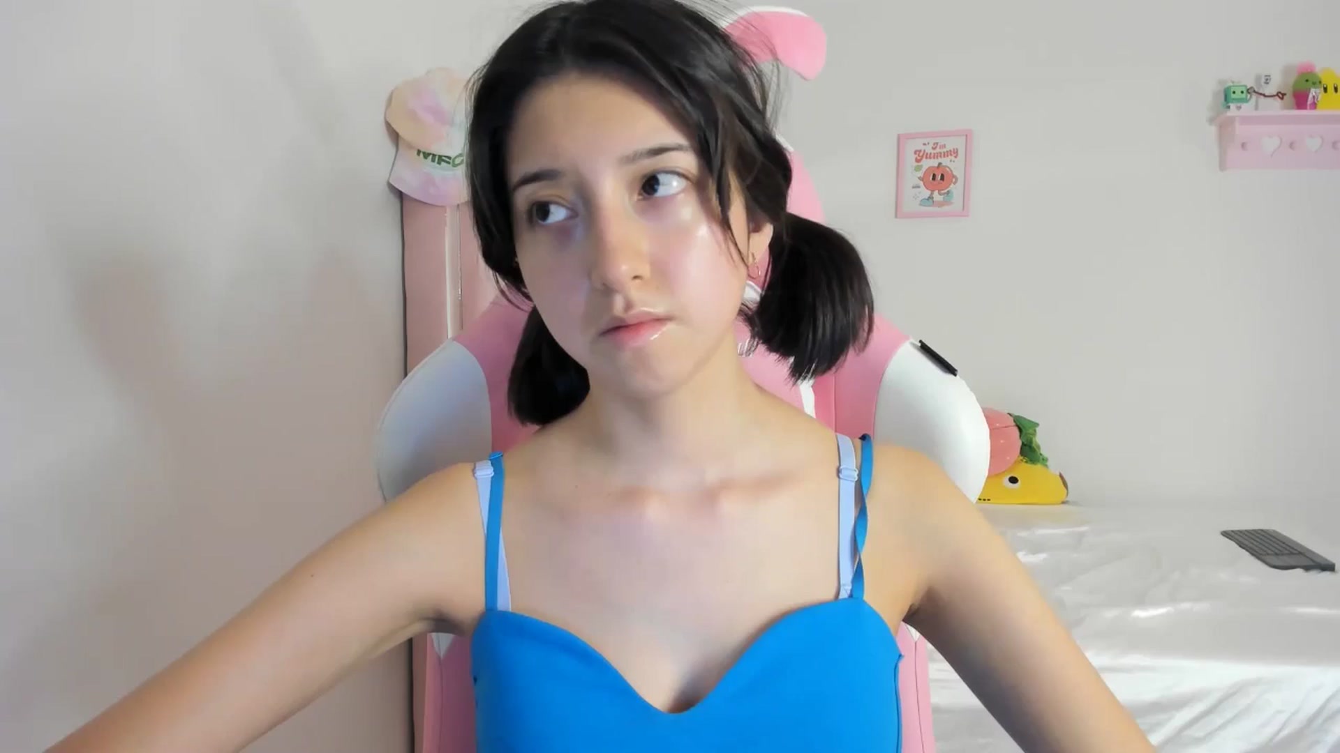 Gallery image thumbnail from Cherrycute666's myfreecams stream on, 05/26/2024, 06:52 image 12 of 20