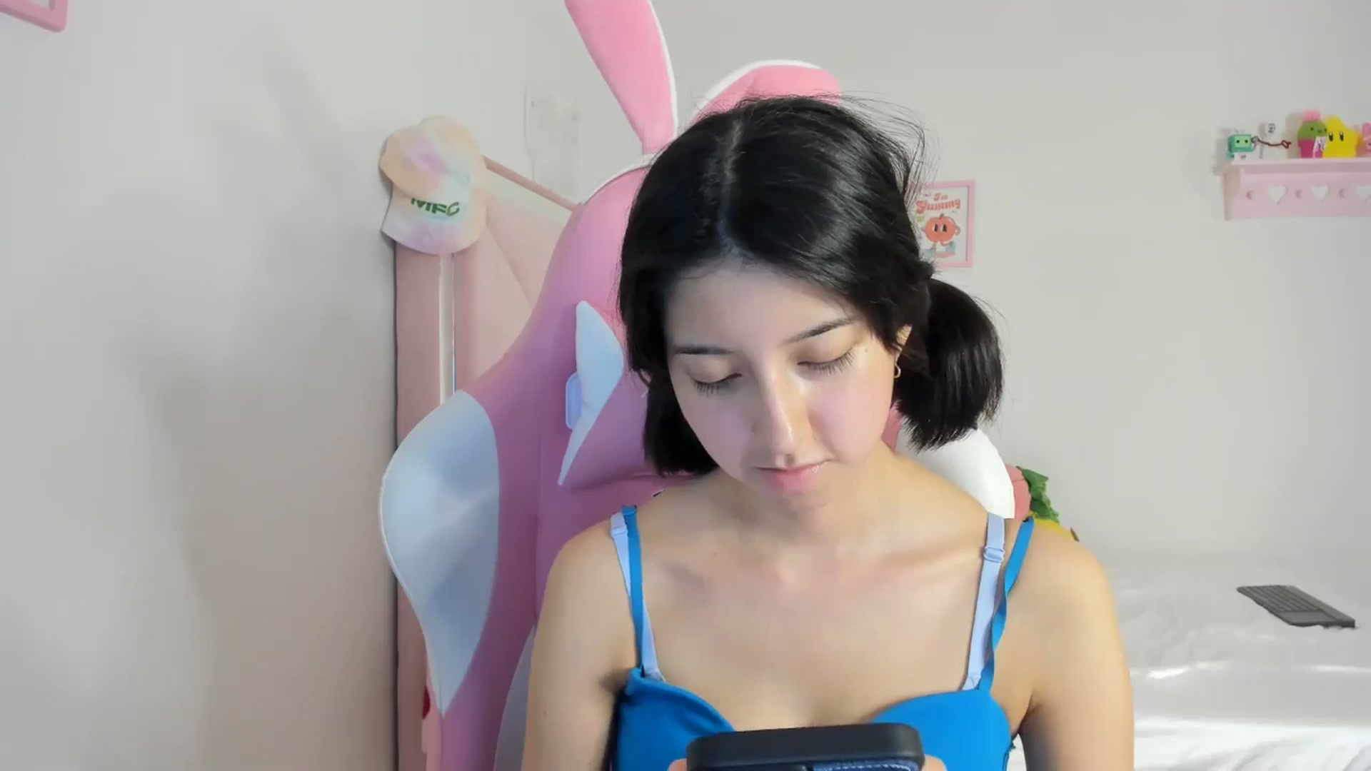 Gallery image thumbnail from Cherrycute666's myfreecams stream on, 05/26/2024, 06:52 image 4 of 20