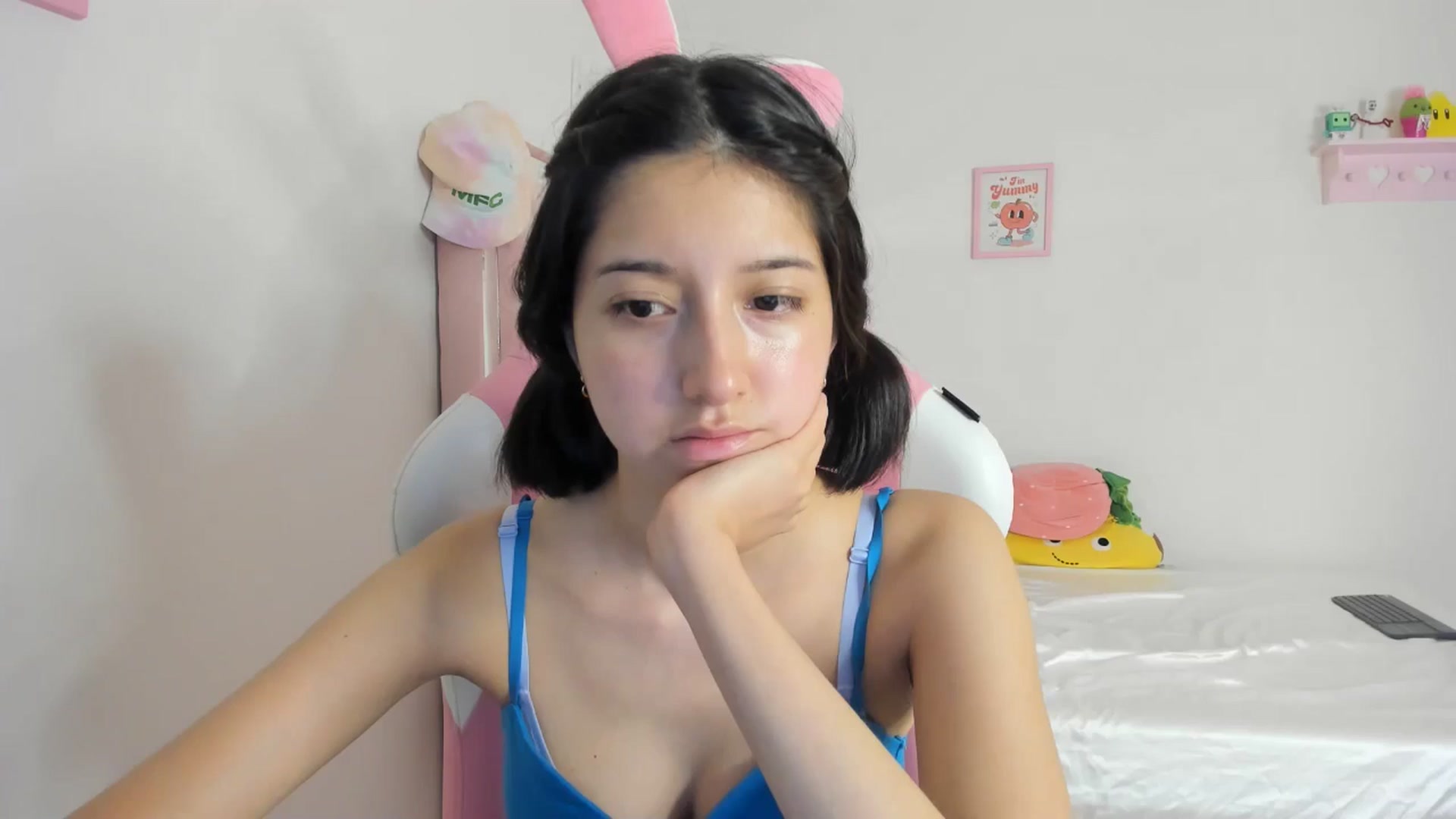 Gallery image thumbnail from Cherrycute666's myfreecams stream on, 05/26/2024, 07:37 image 11 of 20