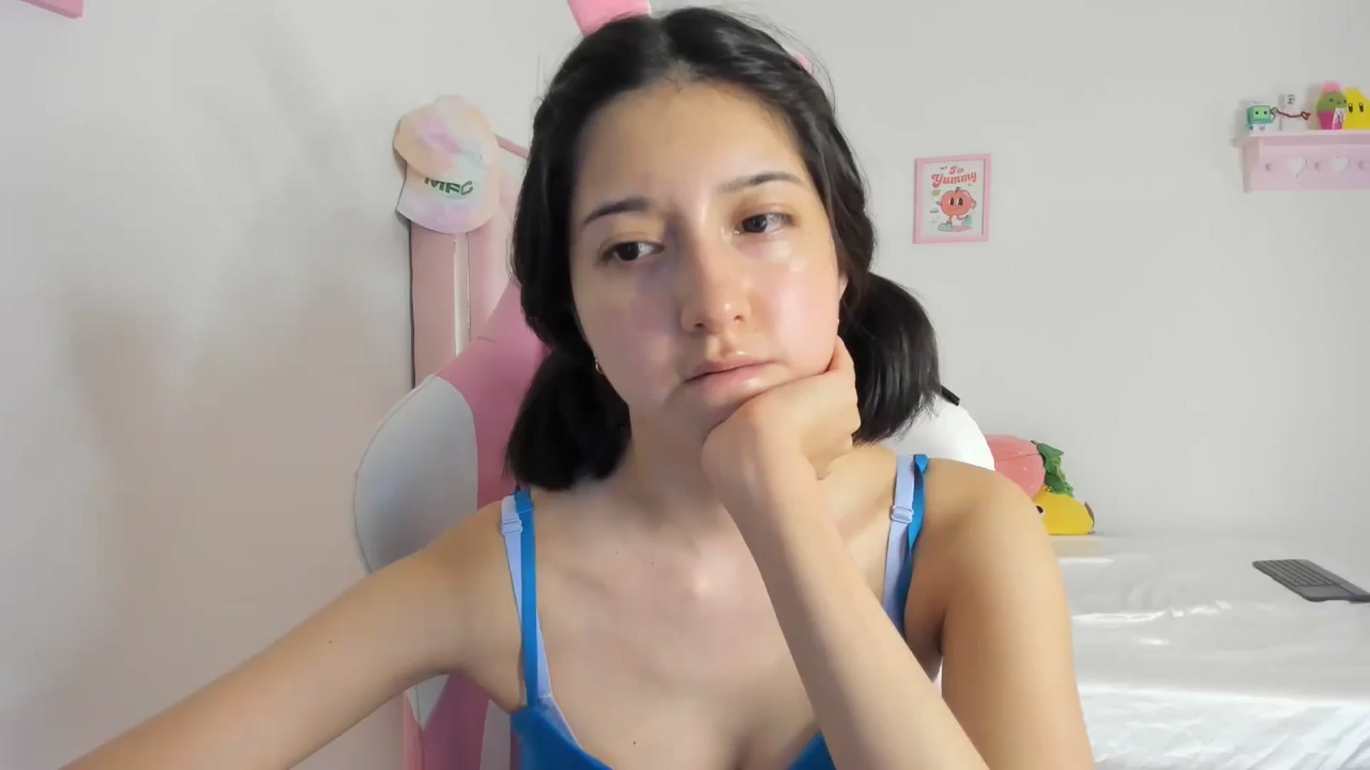 Gallery image thumbnail from Cherrycute666's myfreecams stream on, 05/26/2024, 07:37 image 15 of 20