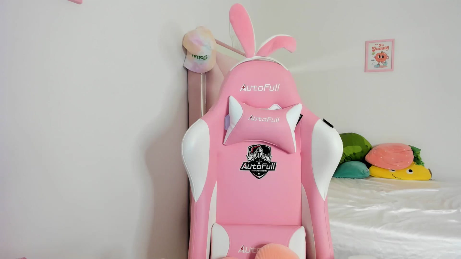 Gallery image thumbnail from Cherrycute666's myfreecams stream on, 05/26/2024, 10:44 image 3 of 20