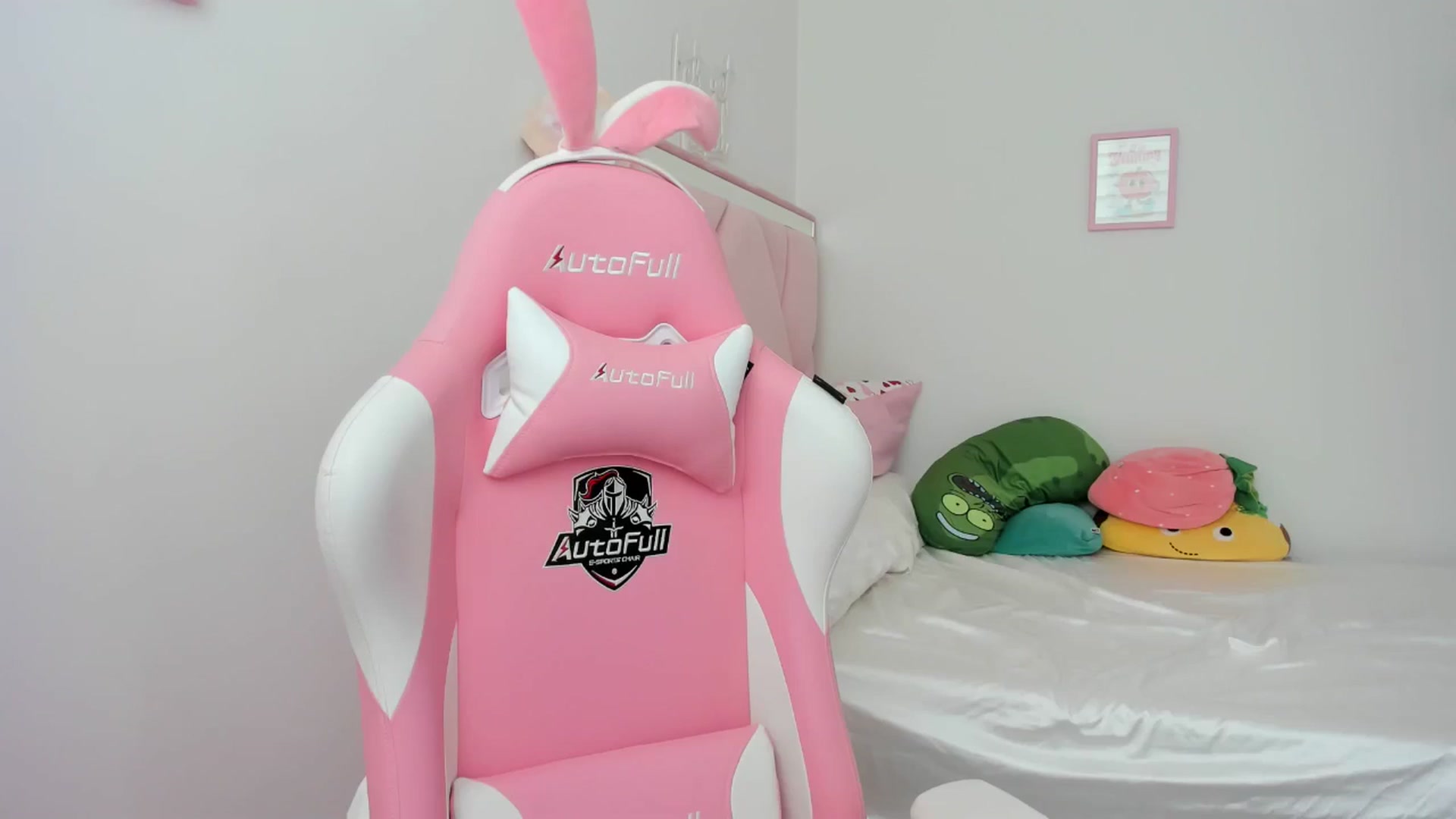 Gallery image thumbnail from Cherrycute666's myfreecams stream on, 05/26/2024, 16:14 image 3 of 20
