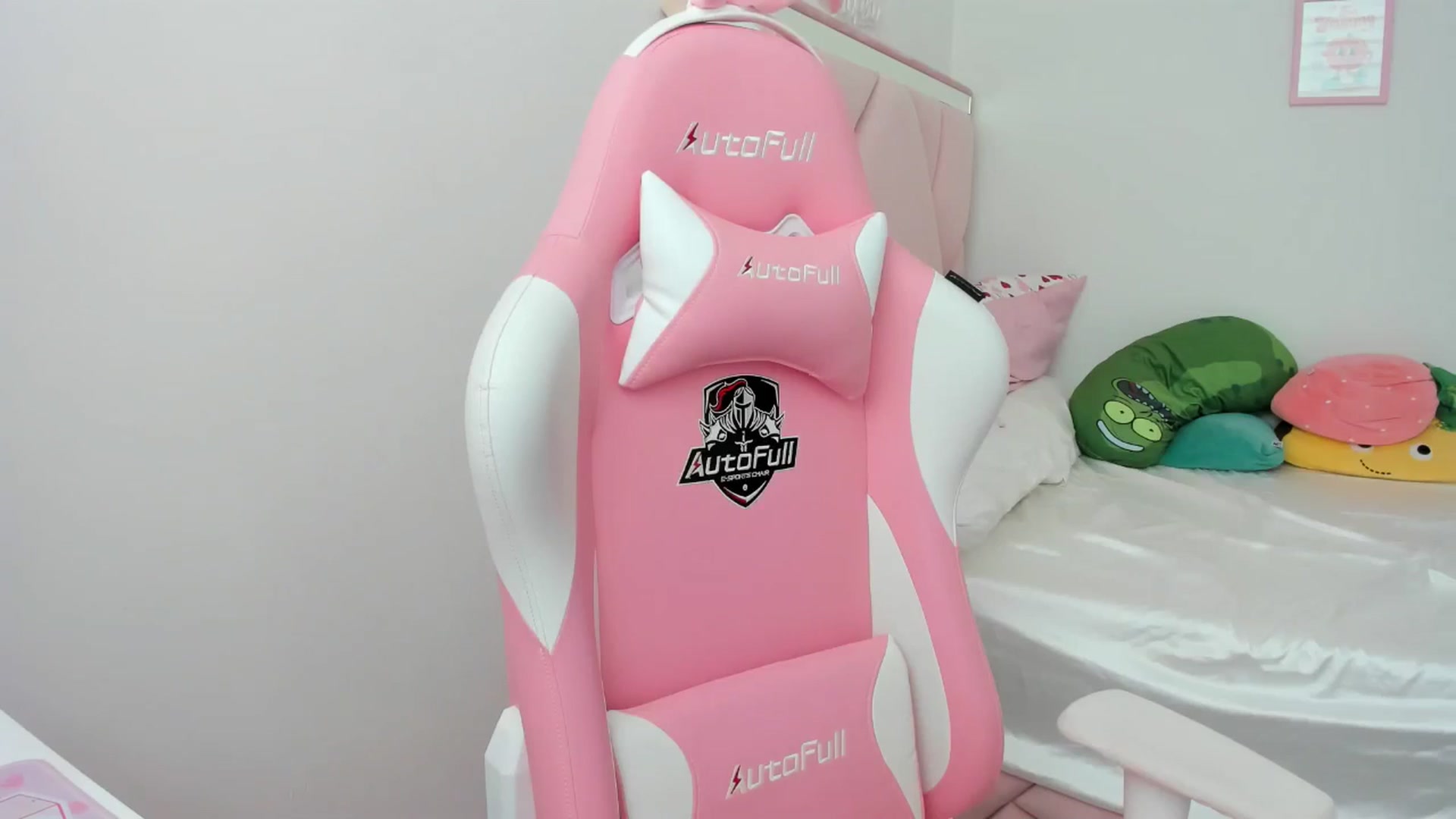 Gallery image thumbnail from Cherrycute666's myfreecams stream on, 05/26/2024, 16:14 image 18 of 20