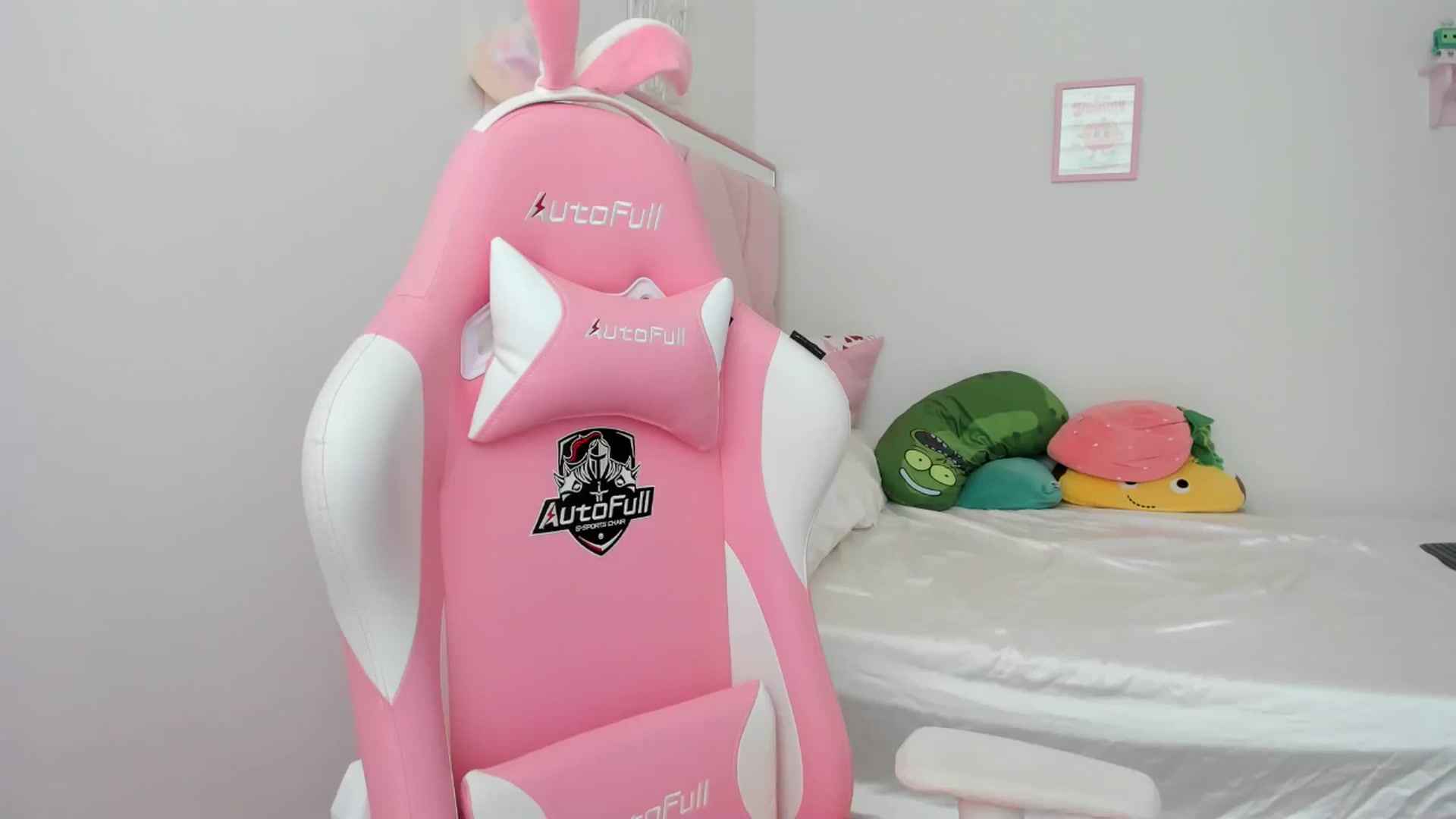 Gallery image thumbnail from Cherrycute666's myfreecams stream on, 05/26/2024, 22:47 image 13 of 20