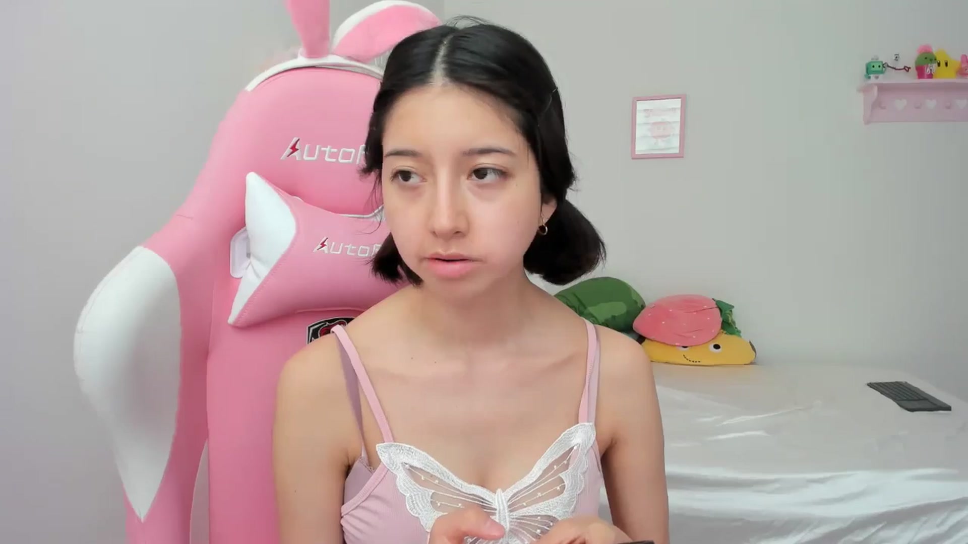 Gallery image thumbnail from Cherrycute666's myfreecams stream on, 05/26/2024, 22:47 image 6 of 20