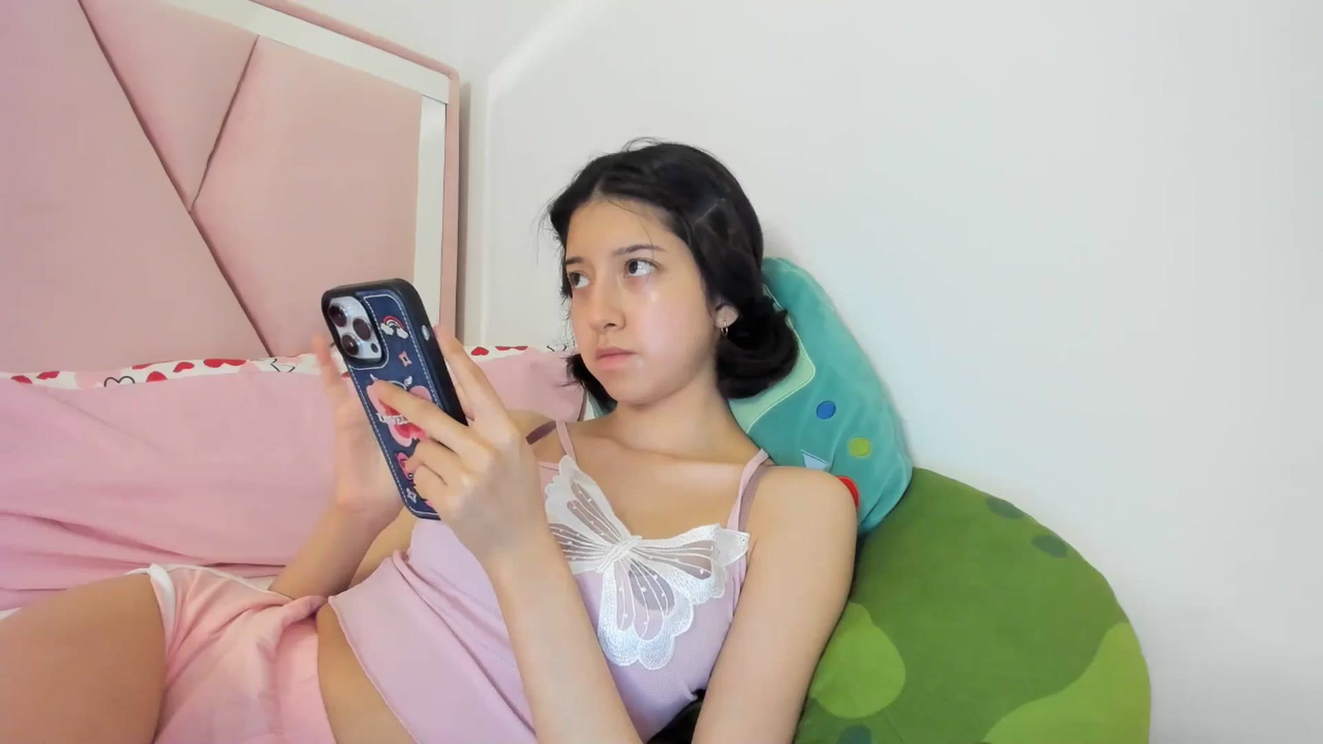 Gallery image thumbnail from Cherrycute666's myfreecams stream on, 05/26/2024, 23:29 image 11 of 20