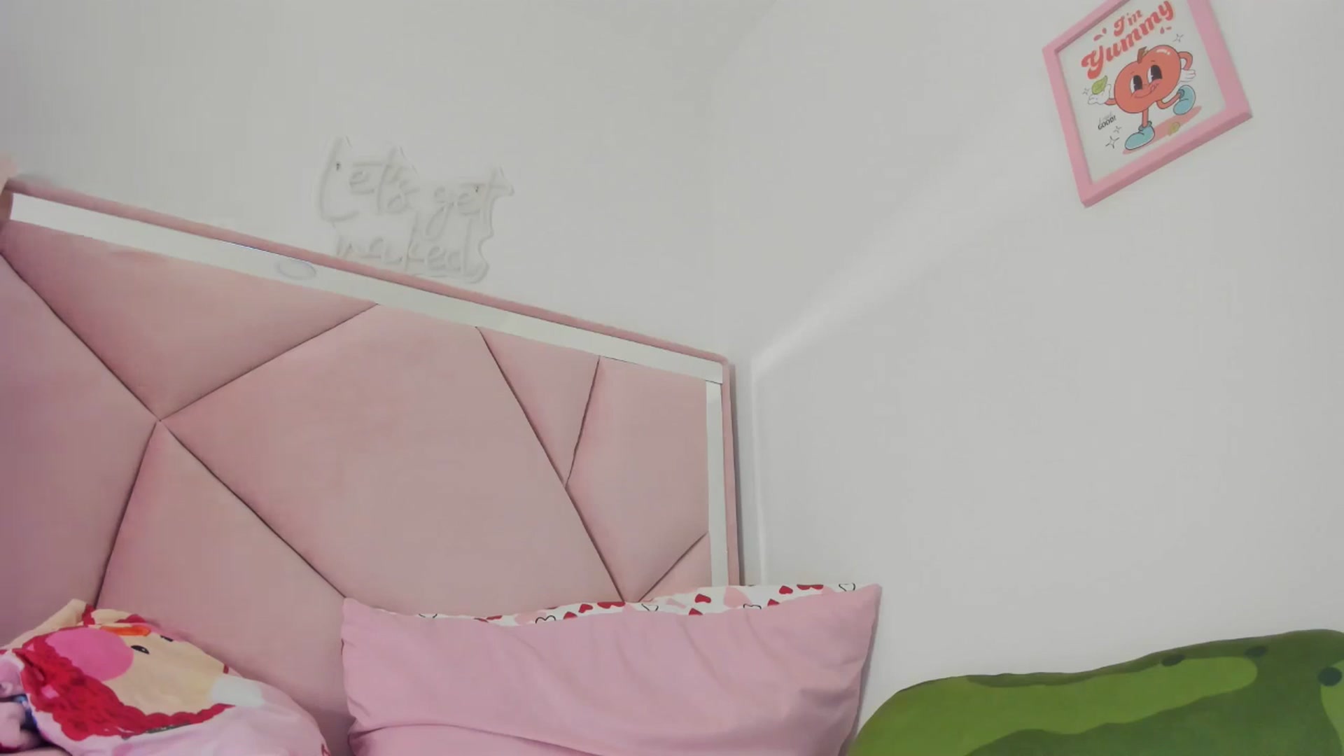 Gallery image thumbnail from Cherrycute666's myfreecams stream on, 05/27/2024, 08:29 image 3 of 20