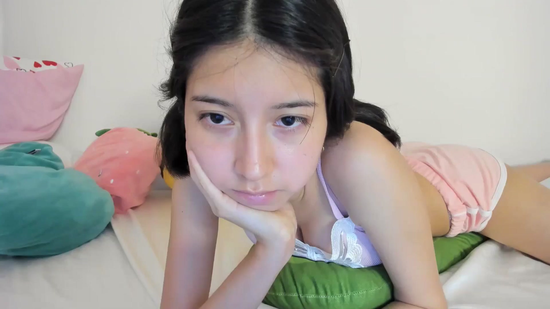 Gallery image thumbnail from Cherrycute666's myfreecams stream on, 05/27/2024, 10:05 image 18 of 20