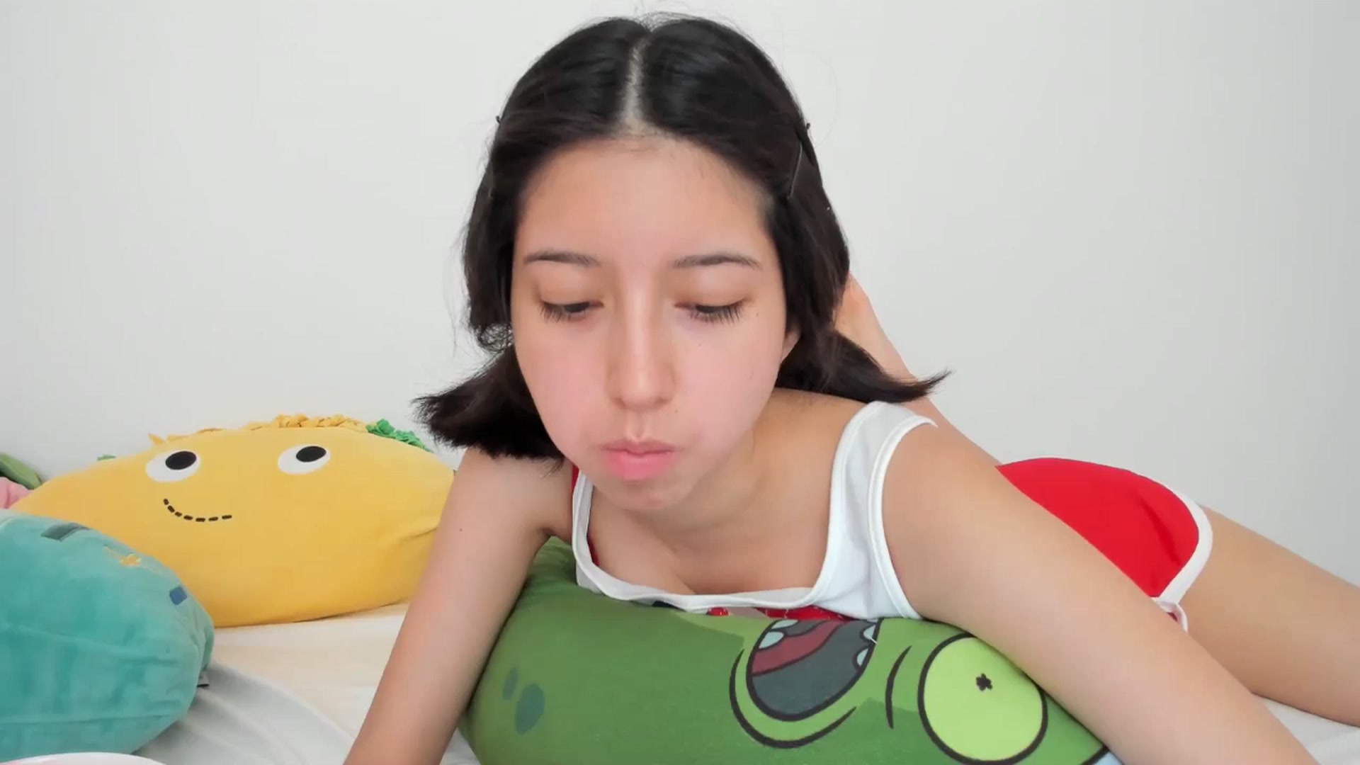 Gallery image thumbnail from Cherrycute666's myfreecams stream on, 05/27/2024, 22:35 image 7 of 20