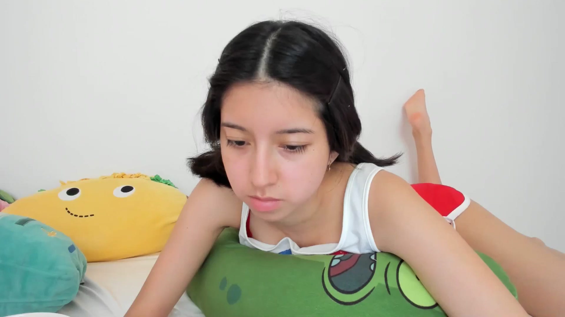 Gallery image thumbnail from Cherrycute666's myfreecams stream on, 05/27/2024, 22:35 image 15 of 20