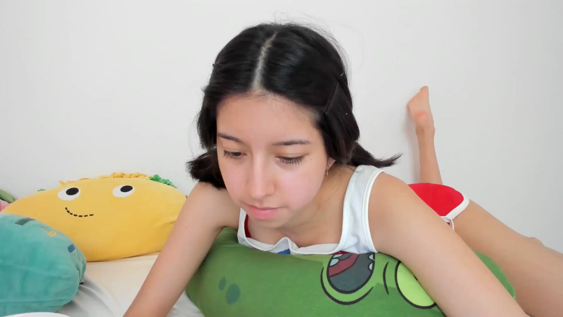 Gallery image thumbnail from Cherrycute666's myfreecams stream on, 05/27/2024, 22:35 image 16 of 20