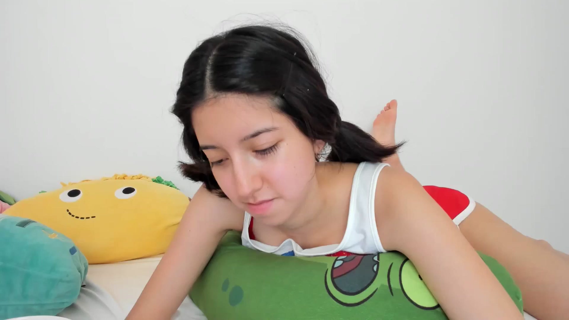 Gallery image thumbnail from Cherrycute666's myfreecams stream on, 05/27/2024, 22:35 image 17 of 20