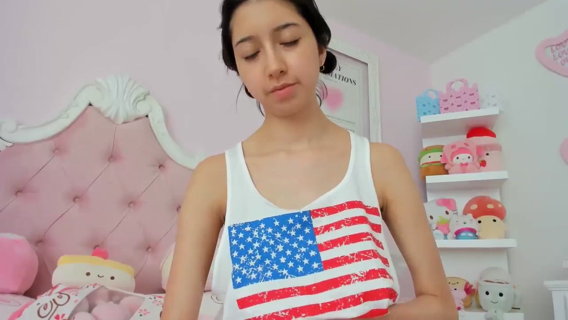 Gallery image thumbnail from Cherrycute666's myfreecams stream on, 05/28/2024, 24:01 image 12 of 20