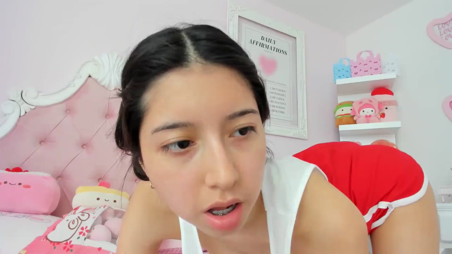 Gallery image thumbnail from Cherrycute666's myfreecams stream on, 05/28/2024, 24:01 image 15 of 20