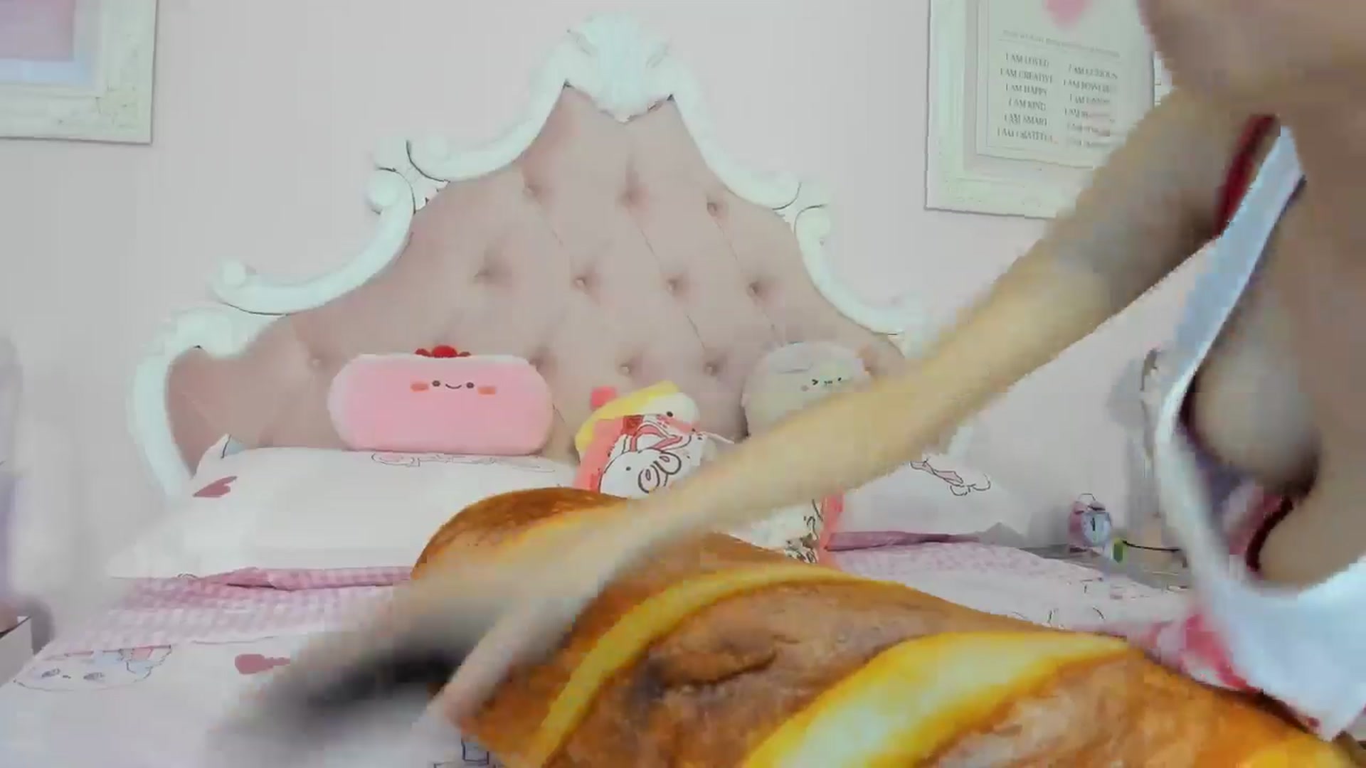 Gallery image thumbnail from Cherrycute666's myfreecams stream on, 05/28/2024, 01:19 image 10 of 20